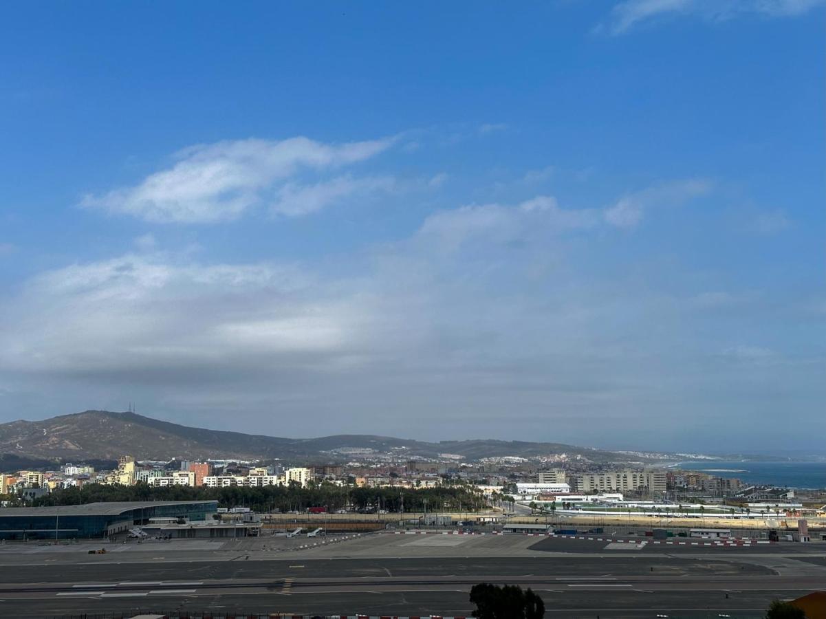 Top Floor Studio - The Hub Gibraltar - Self Catering المظهر الخارجي الصورة